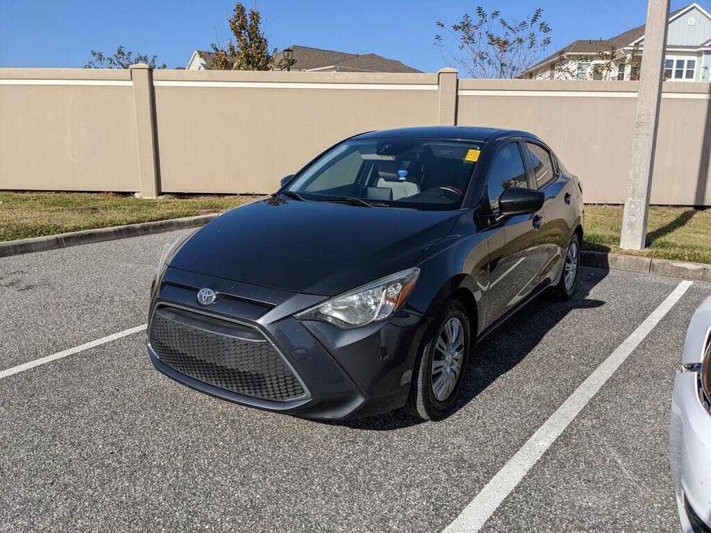 2019 Toyota Yaris Sedan FWD