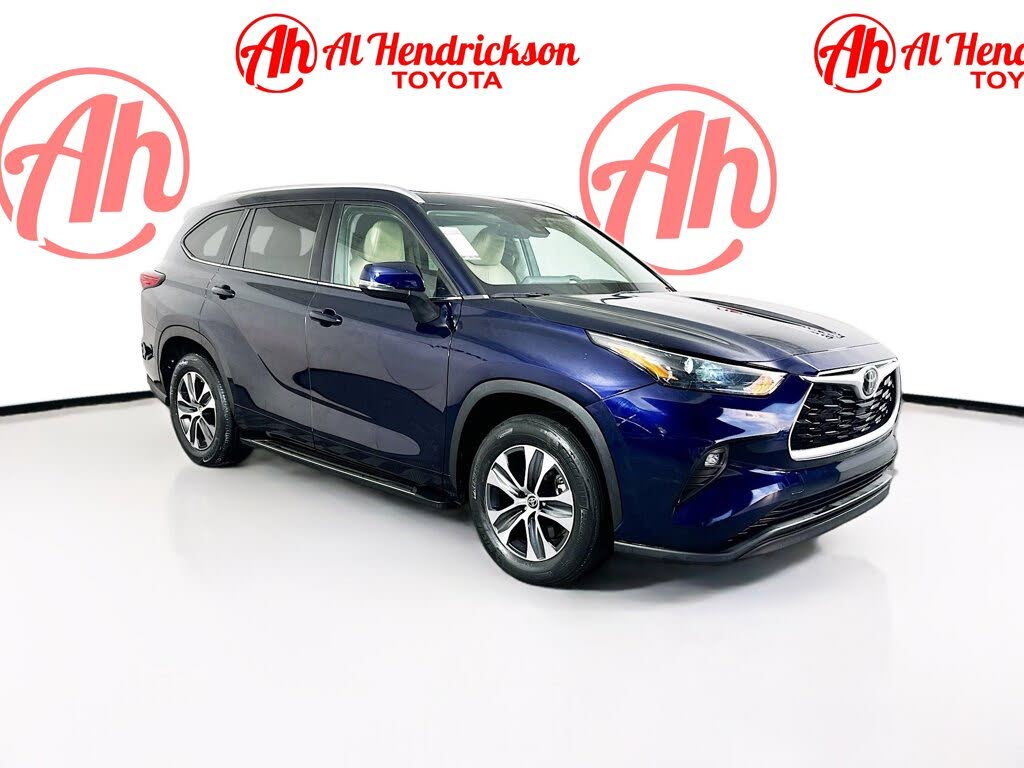 2023 Toyota Highlander XLE FWD