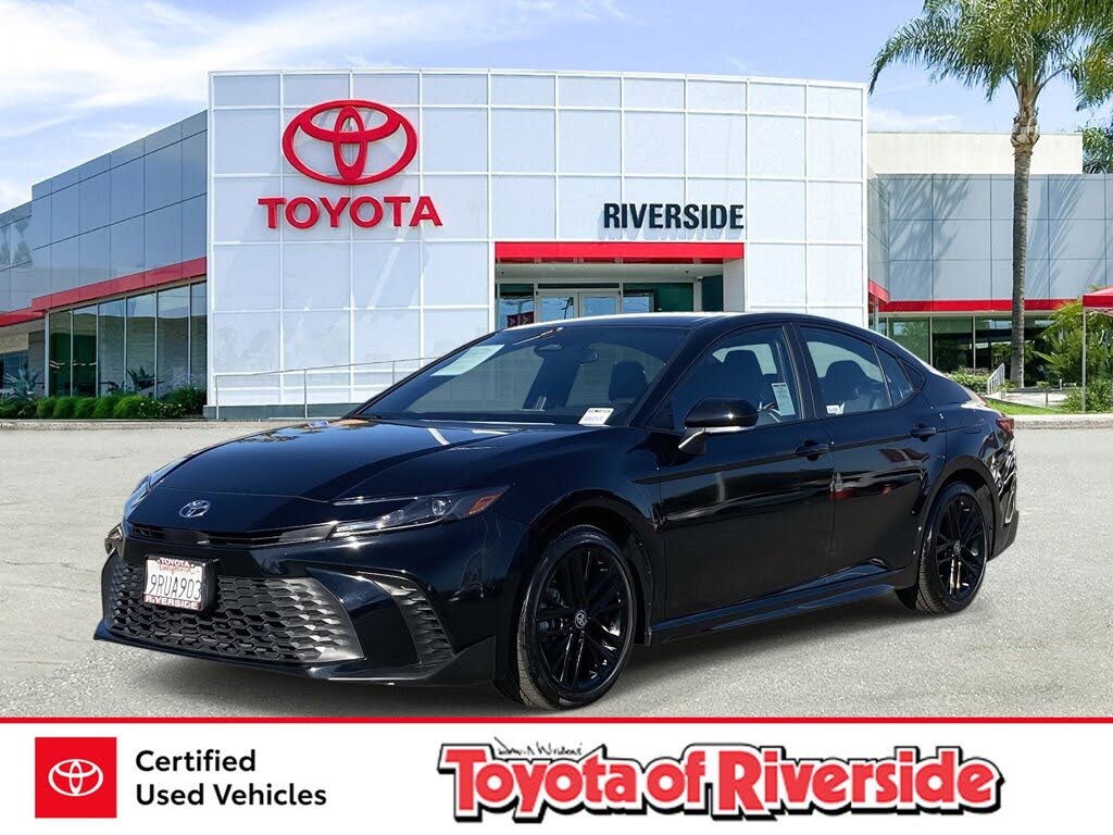 2025 Toyota Camry SE FWD