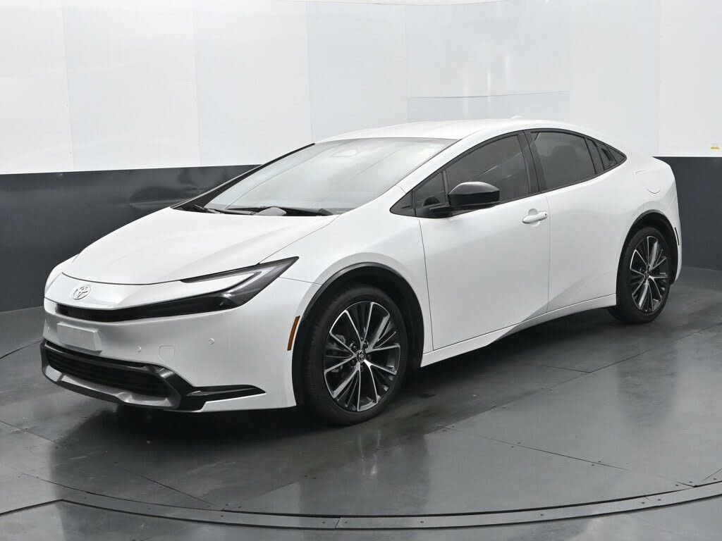 2025 Toyota Prius XLE FWD