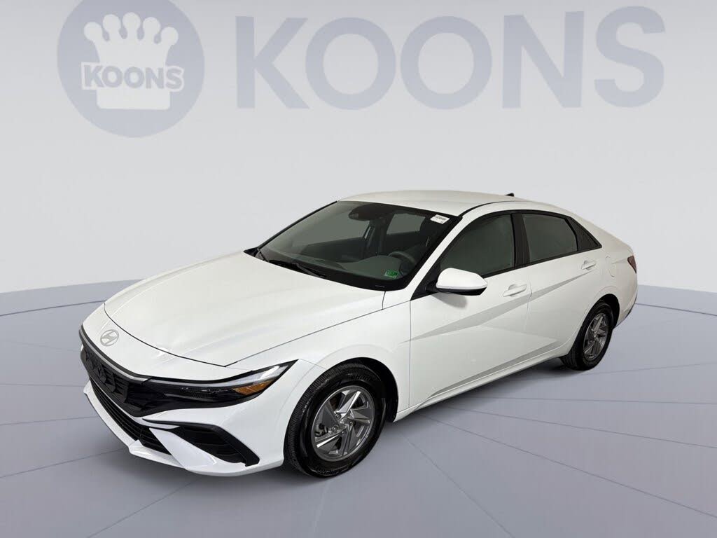 2024 Hyundai Elantra SE FWD