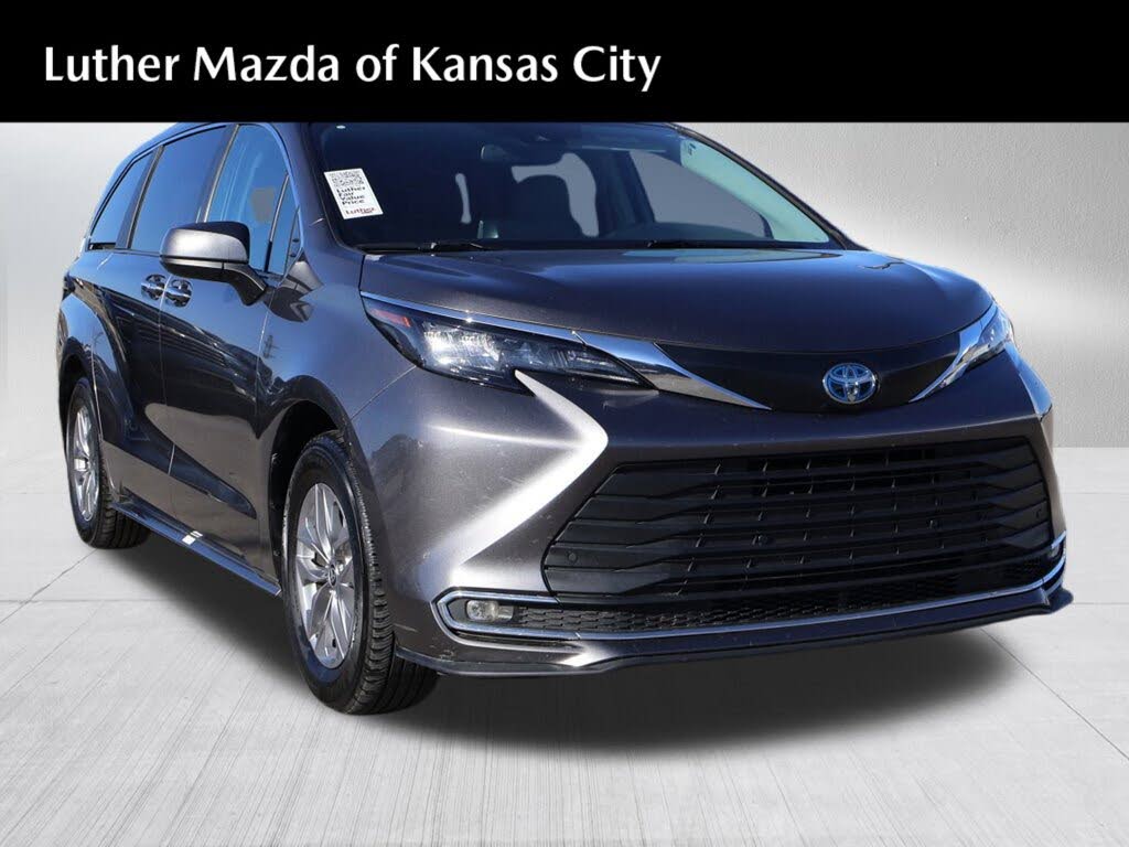 2024 Toyota Sienna XLE 7-Passenger FWD