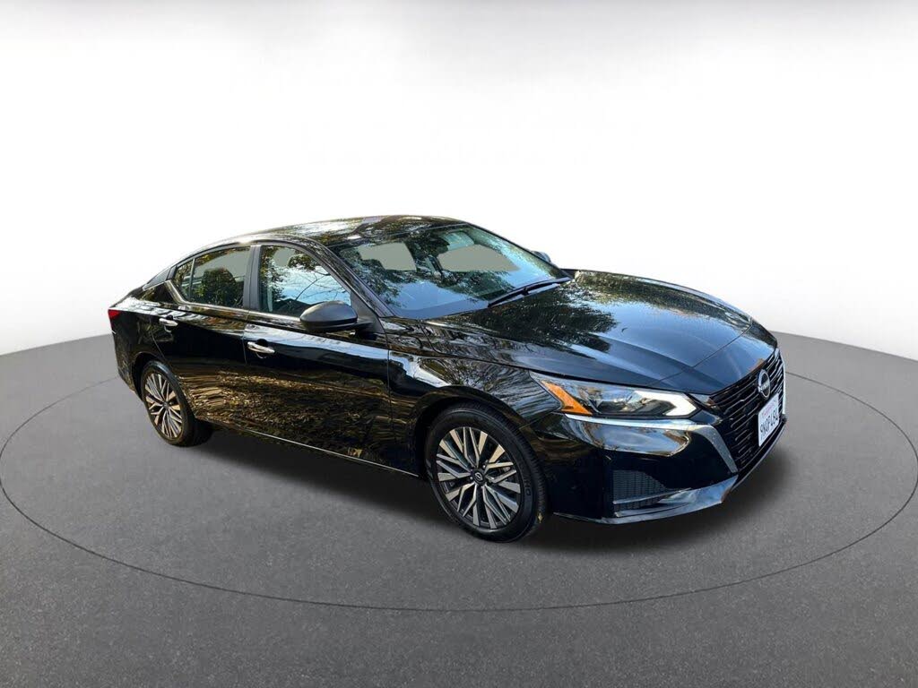 2025 Nissan Altima 2.5 SV FWD