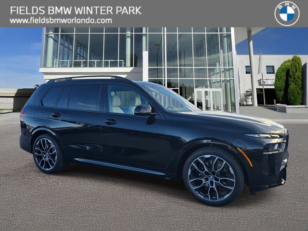 2026 BMW X7 M60i AWD
