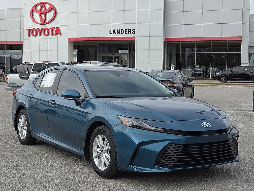 2026 Toyota Camry LE FWD