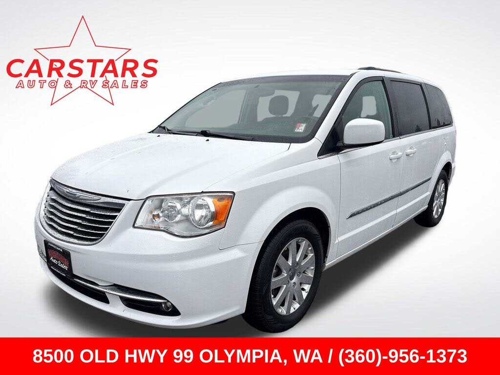 2016 Chrysler Town & Country Touring FWD