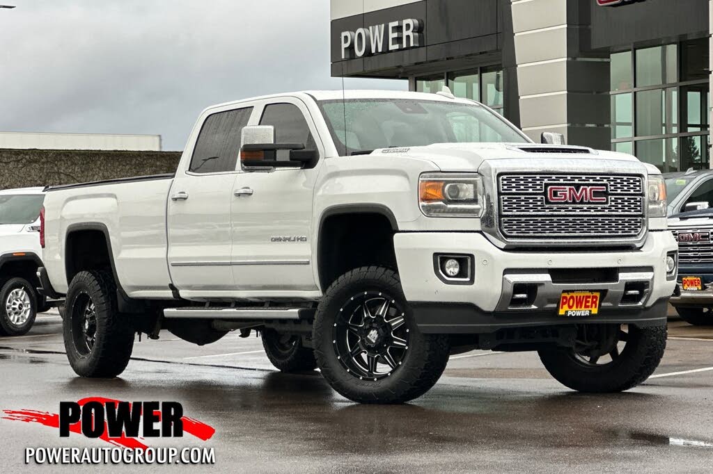 2018 GMC Sierra 3500HD Denali Crew Cab LB DRW 4WD