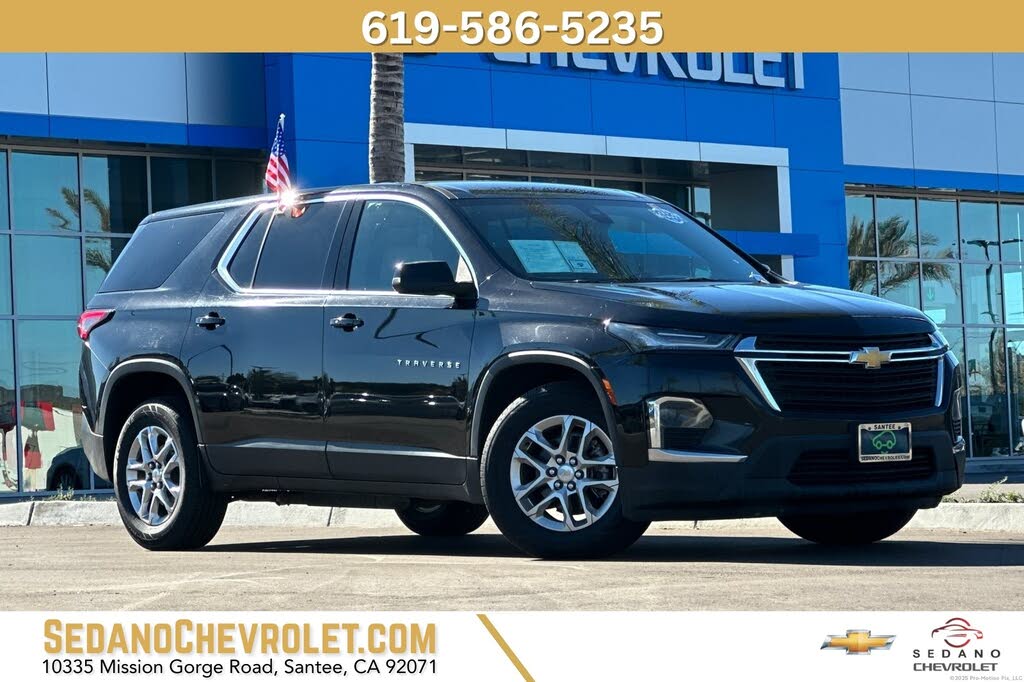2023 Chevrolet Traverse LS FWD