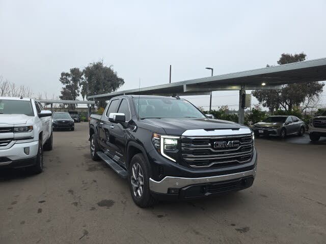 2023 GMC Sierra 1500 SLT Crew Cab 4WD
