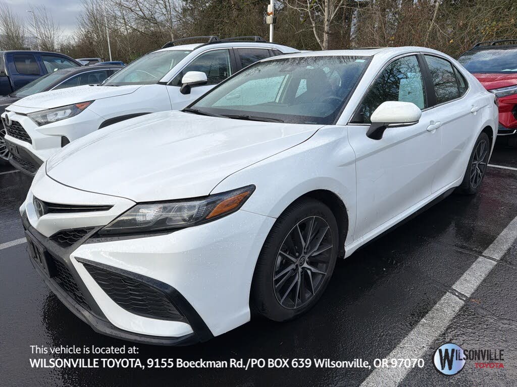 2024 Toyota Camry SE FWD