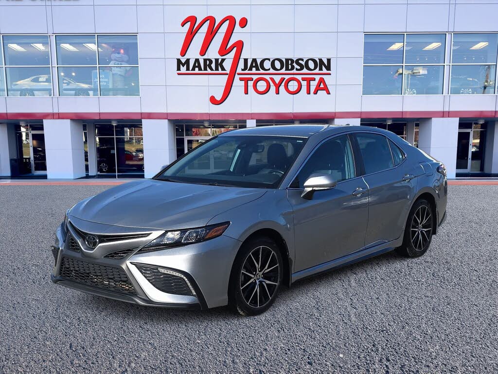 2024 Toyota Camry SE FWD