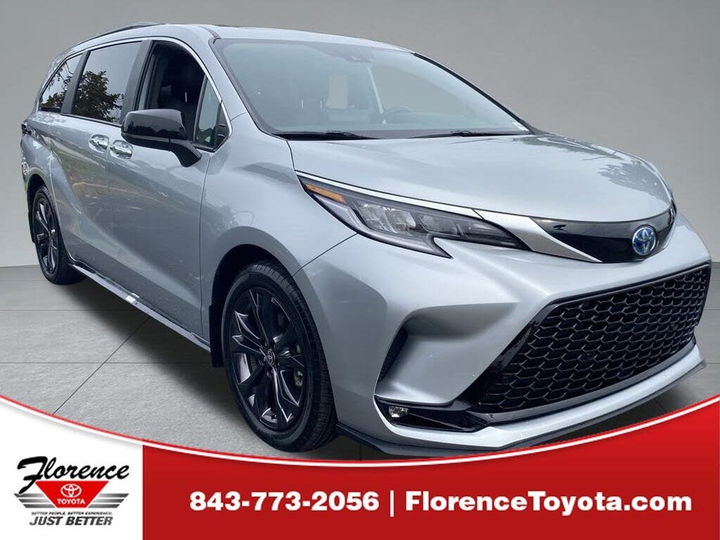 2024 Toyota Sienna XSE 7-Passenger FWD