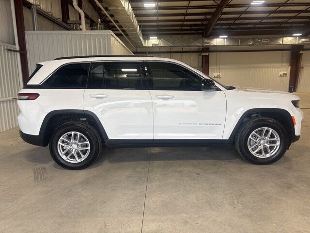 2025 Jeep Grand Cherokee Laredo RWD