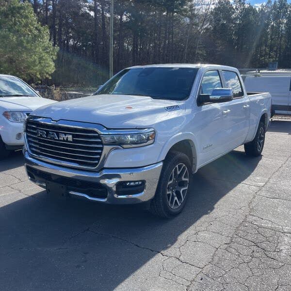 2025 RAM 1500 Laramie Crew Cab 4WD