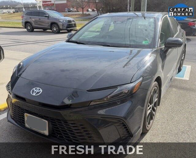 2025 Toyota Camry SE FWD