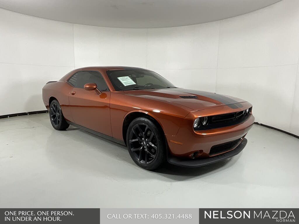 2021 Dodge Challenger SXT RWD