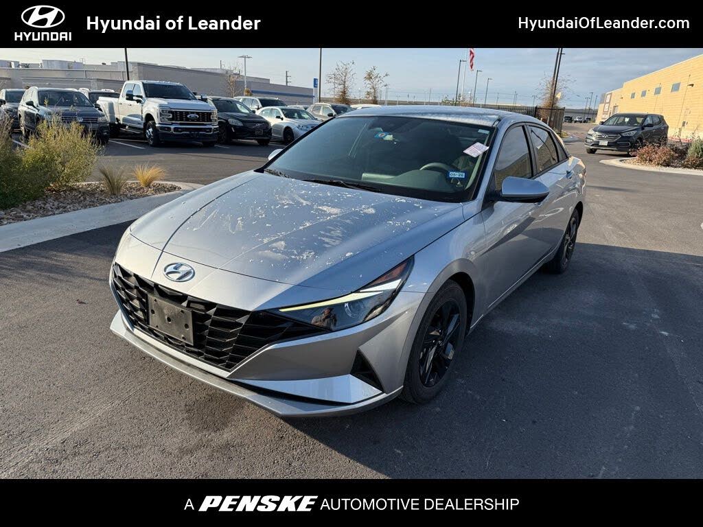 2023 Hyundai Elantra SEL FWD