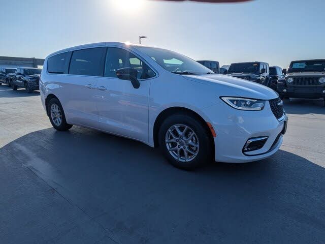 2025 Chrysler Pacifica Select FWD