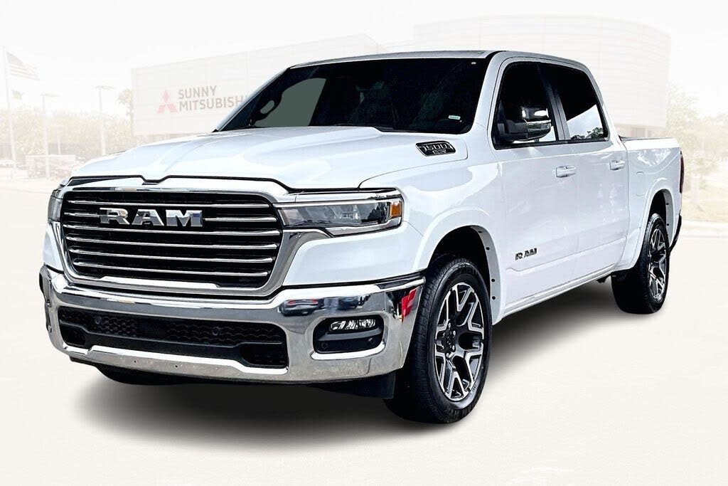 2025 RAM 1500 Laramie Crew Cab 4WD
