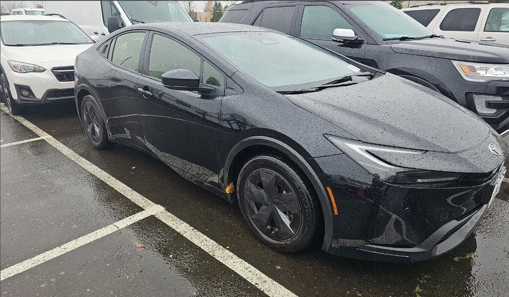 2025 Toyota Prius LE FWD