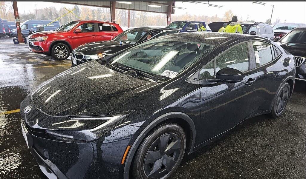 2025 Toyota Prius LE FWD