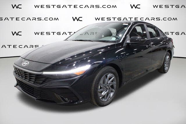 2024 Hyundai Elantra SEL FWD