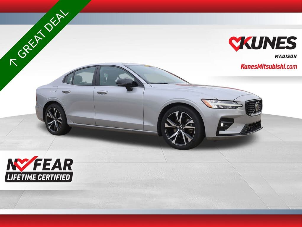 2024 Volvo S60 B5 Core Dark Theme FWD