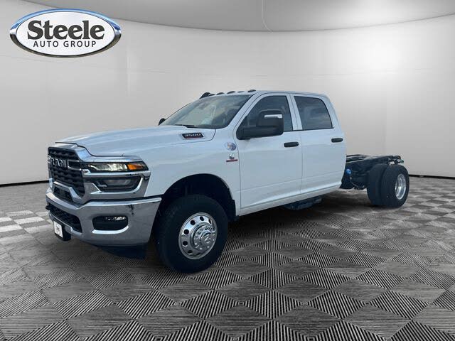 2025 RAM 3500 Chassis Tradesman Crew Cab LB DRW 4WD