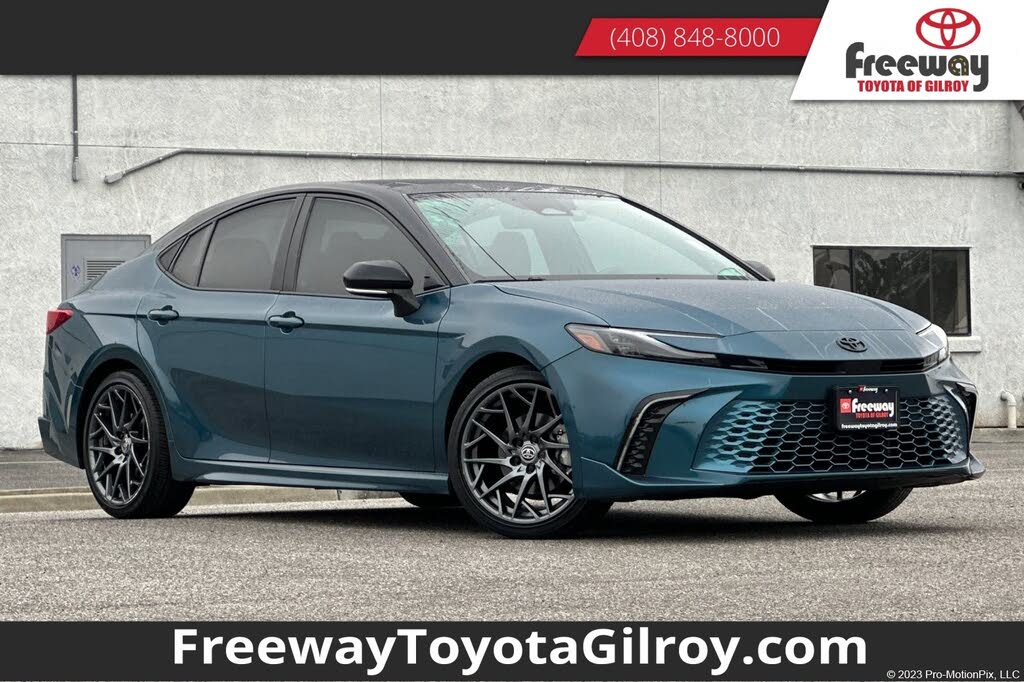 2025 Toyota Camry XSE FWD