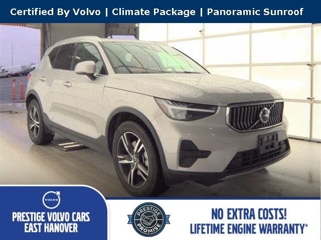 2025 Volvo XC40 B5 Core Bright Theme AWD