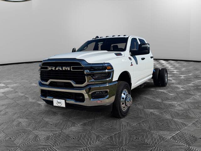 2026 RAM 3500 Chassis Tradesman Crew Cab LB DRW 4WD