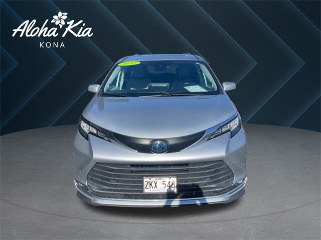 2022 Toyota Sienna XLE 7-Passenger FWD