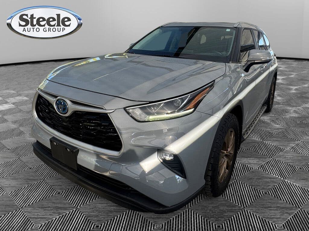 2023 Toyota Highlander Hybrid Bronze Edition FWD