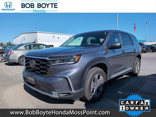 2024 Honda Pilot EX-L FWD with Captains Chairs