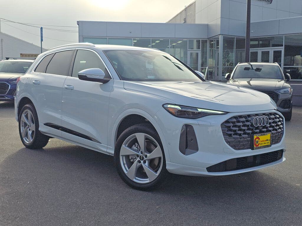 2025 Audi Q5 quattro Premium Plus 40 TFSI