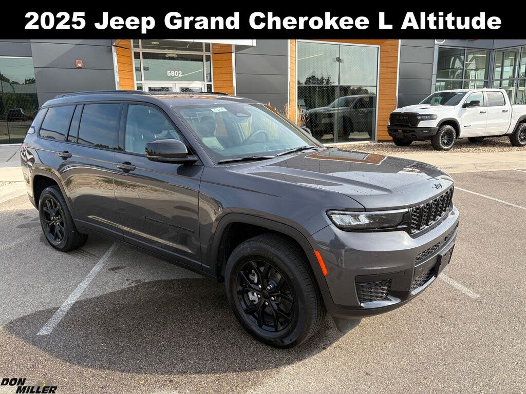 2025 Jeep Grand Cherokee L Altitude 4WD