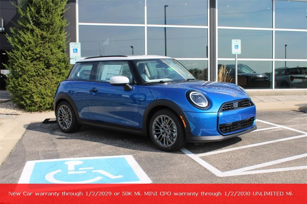 2025 MINI Cooper Signature Trim 2-door Hatchback