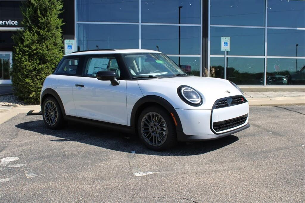 2025 MINI Cooper S Signature Trim 2-door Hatchback