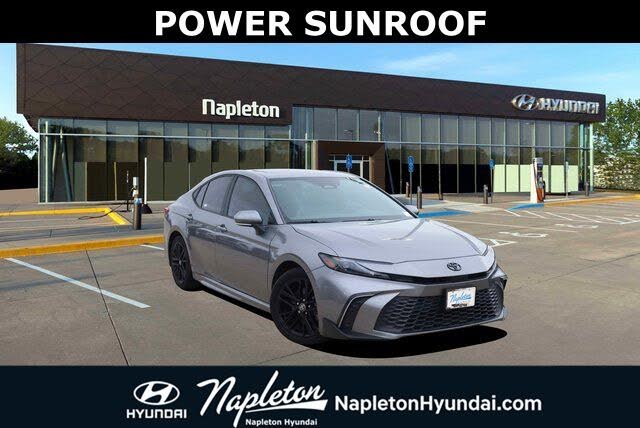 2025 Toyota Camry SE FWD