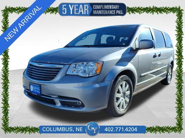 2016 Chrysler Town & Country Touring FWD