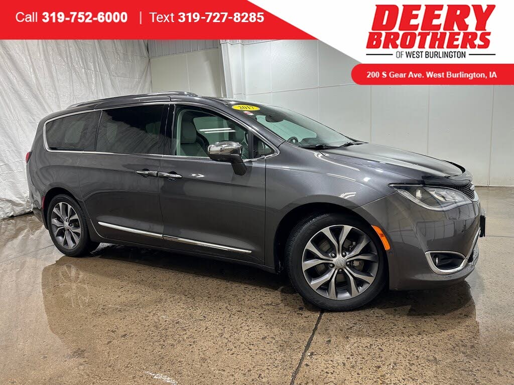 2017 Chrysler Pacifica Limited FWD