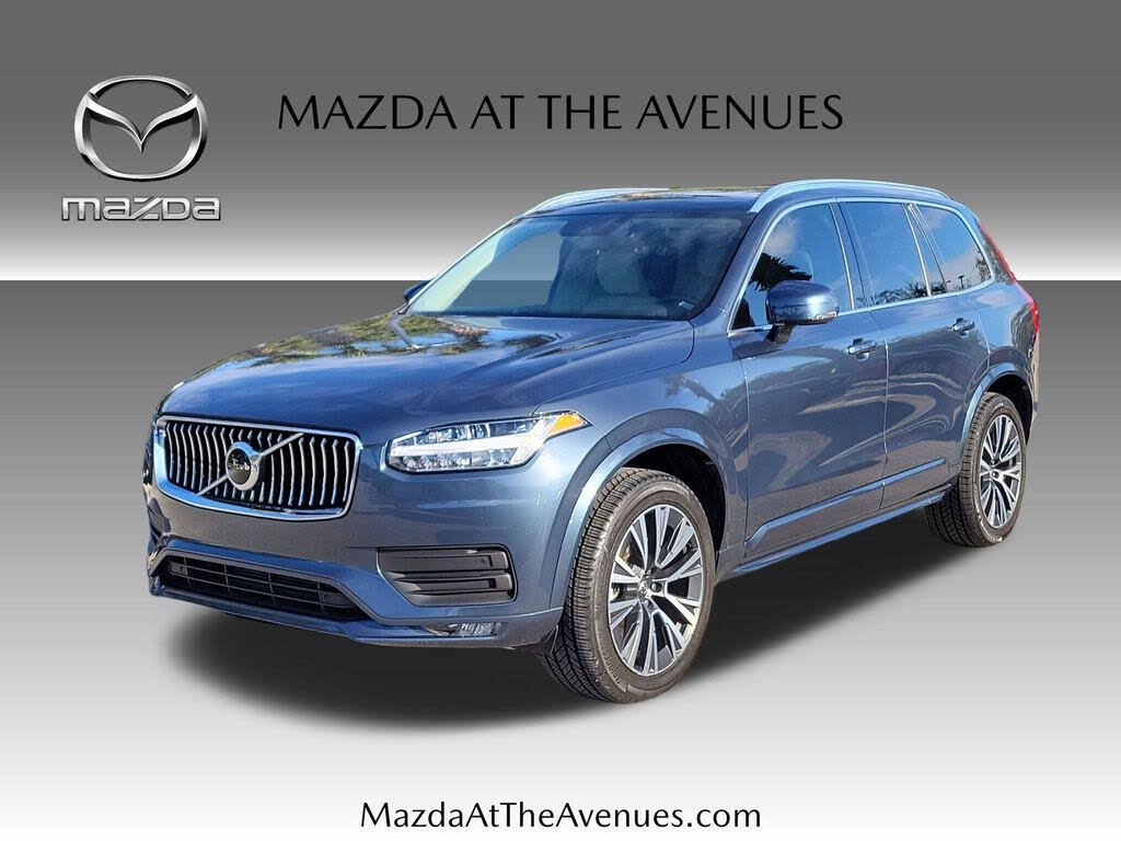 2022 Volvo XC90 T6 Momentum 7-Passenger AWD