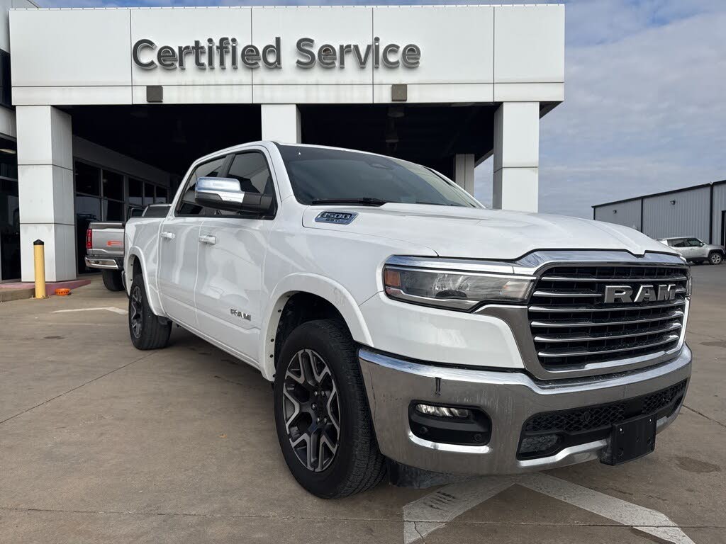 2025 RAM 1500 Laramie Crew Cab 4WD
