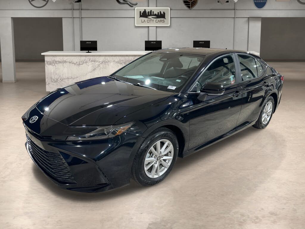 2025 Toyota Camry LE FWD