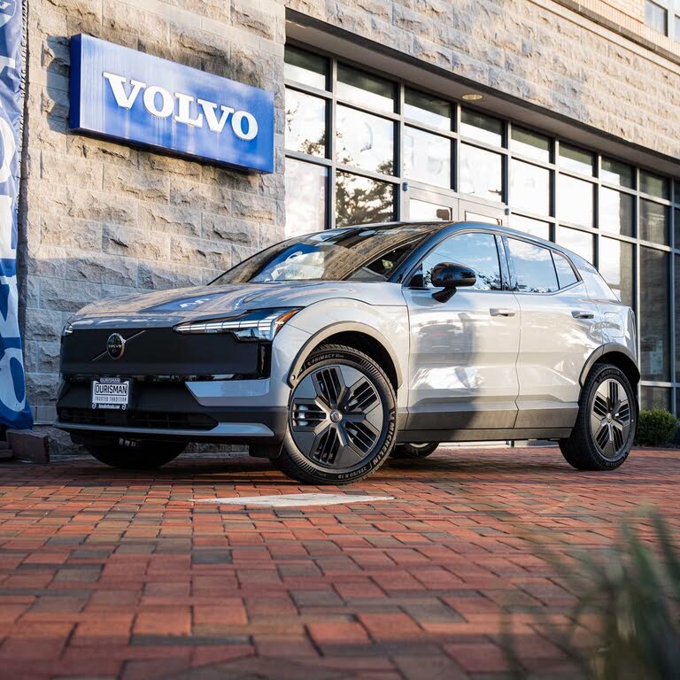 2026 Volvo EX30 Cross Country Twin Ultra eAWD