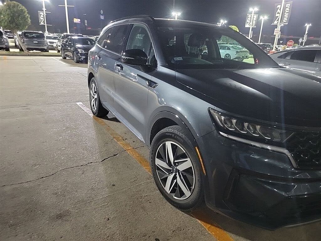 2022 Kia Sorento S FWD