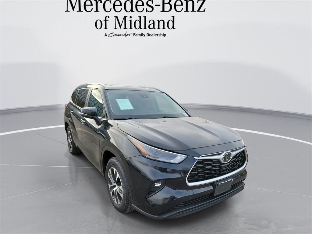 2023 Toyota Highlander XLE FWD