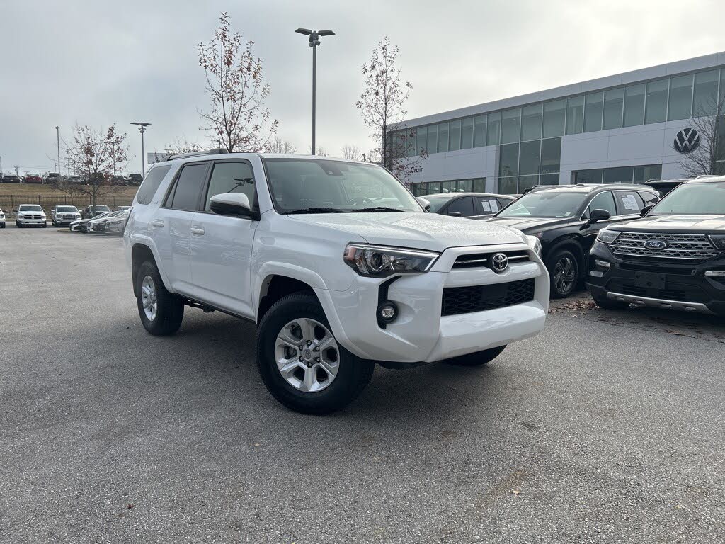 2024 Toyota 4Runner SR5 4WD