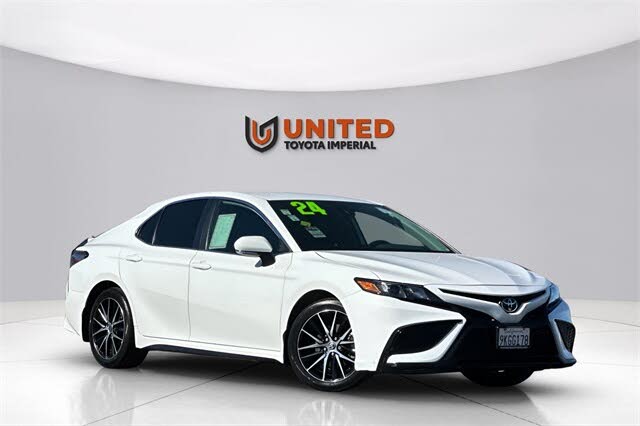 2024 Toyota Camry SE FWD