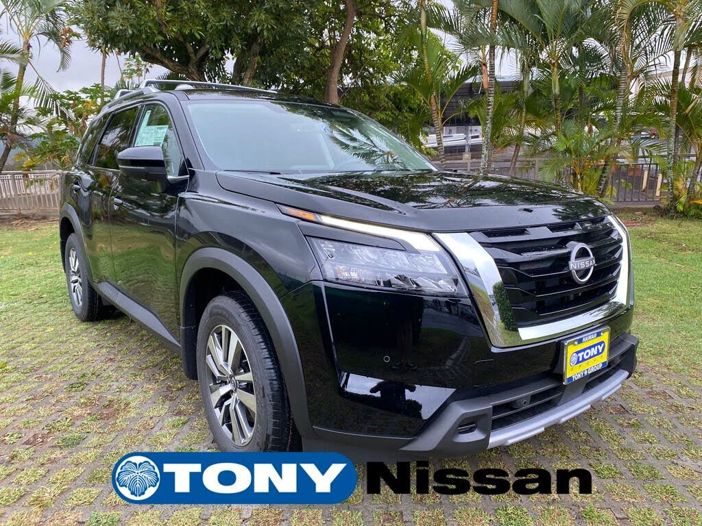 2025 Nissan Pathfinder SL FWD